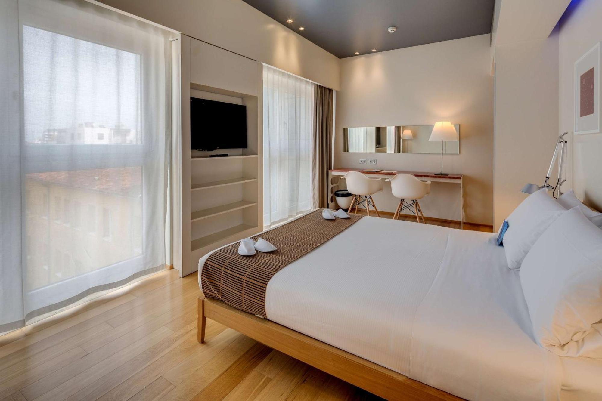 Superior Queen Room