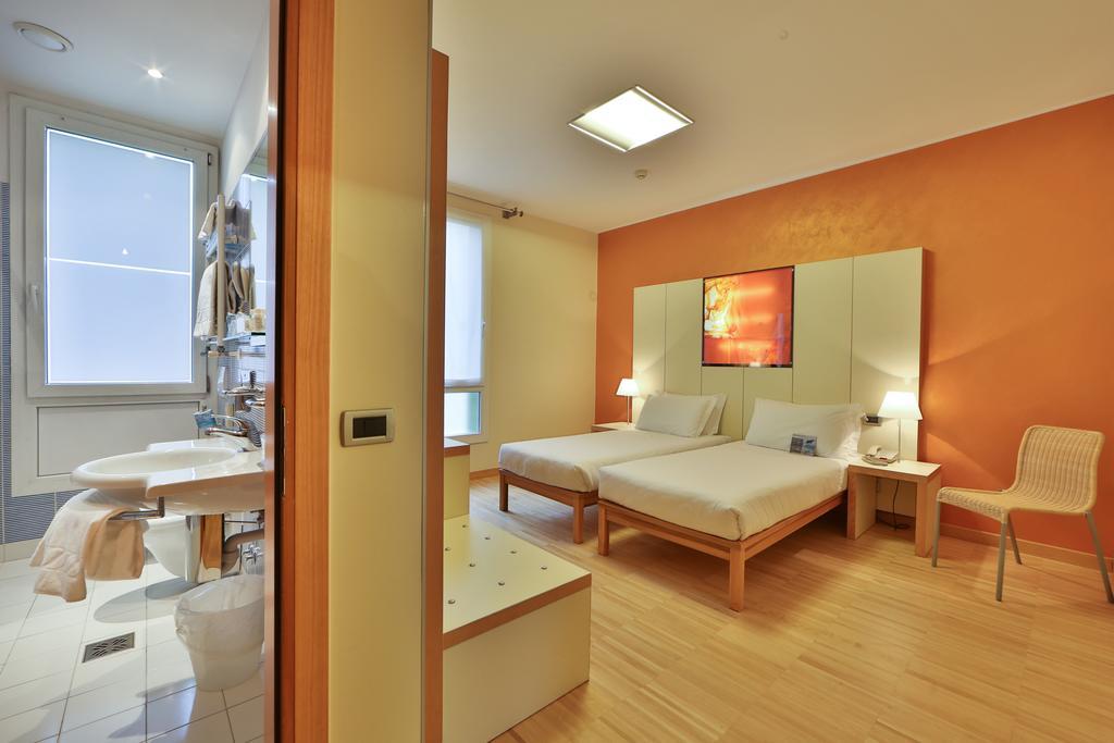 Classic Queen Room